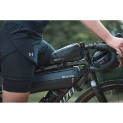 Sacoche De Cadre Pour Le Bikepacking 4L Aqua Evo Adventure Oxford -Lecyclo sacoche cadre frame pack oxford 4L 10